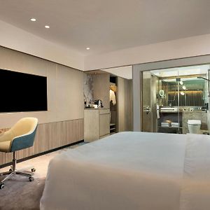 Grand Deluxe King Room